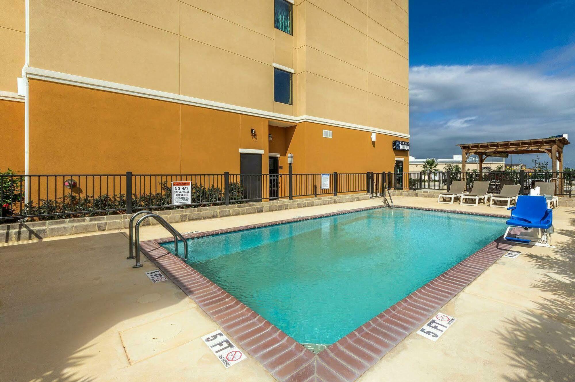 Comfort Suites Cotulla Near I-35 Exteriér fotografie